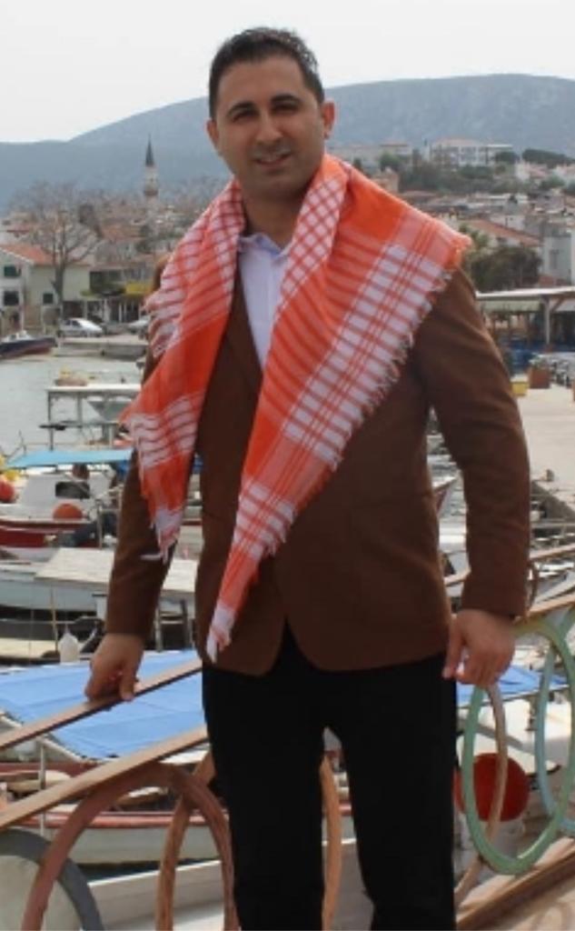 CHP Karaburun Belediye Başkan Aday Adayı Kazım Yevimli, göreve gelmesi halinde Türkiye'nin kanayan yarası enflasyona karşı belediye emekçilerini ezdirmeyeceklerini söyledi